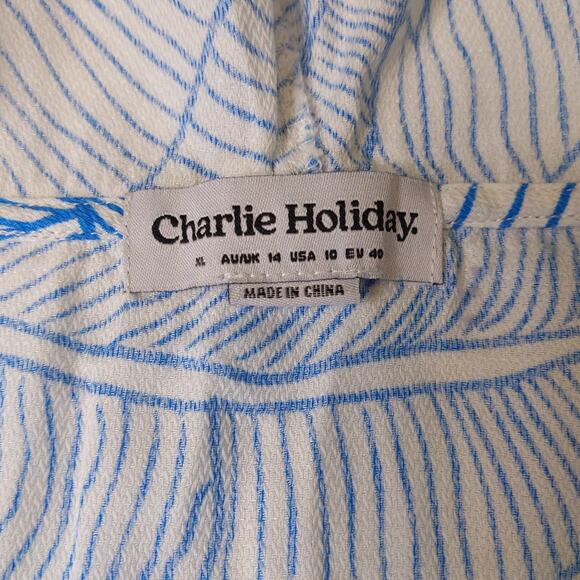 Charlie Holiday Women's US Sz 10 White Blue Striped Beach Coverup Flowy Coastalx - Picture 6 of 9